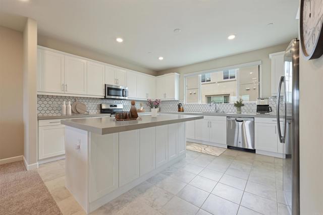 3520 Conner Way, Oceanside CA: https://media.crmls.org/mediaz/127a2dd8-af70-435a-91ca-94dda7c569ec.jpg