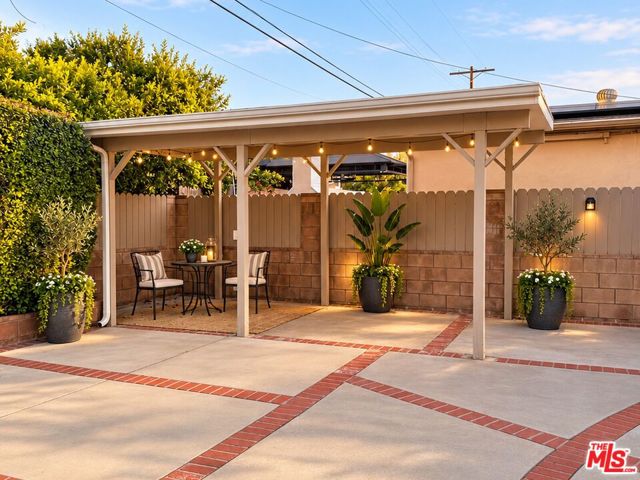 6313 Bluebell Avenue photo 34
