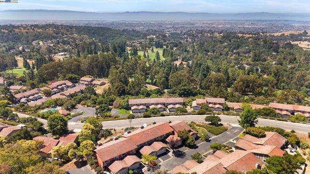 34 Chimney Rock, Oakland CA: https://media.crmls.org/mediaz/127a6a5f-c4f3-47f1-9dc7-f219289f4453.jpg