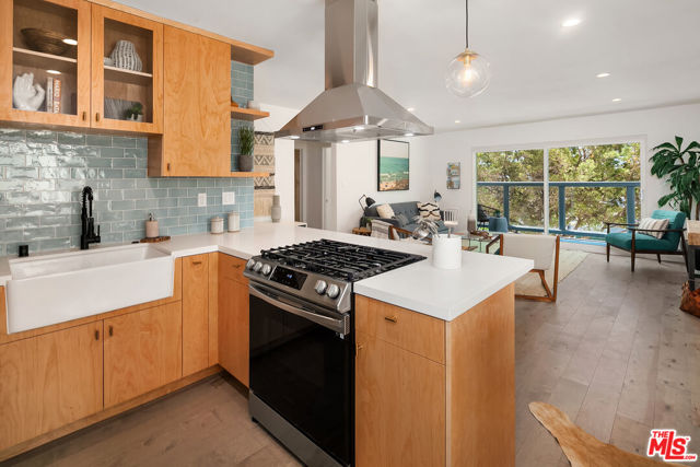 2431 3RD Street, 1 photo 5