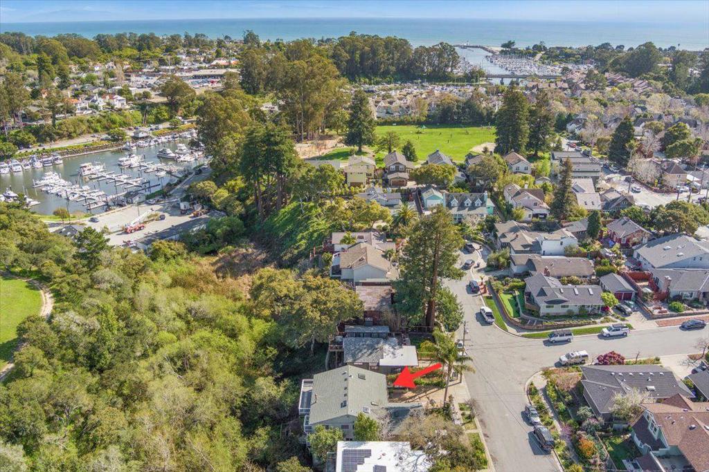 304 Harbor Drive