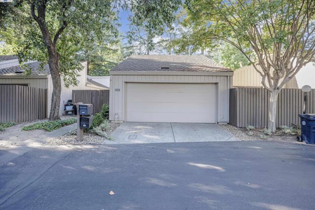 Image 36 of 56 For 314 Elmhurst Cir