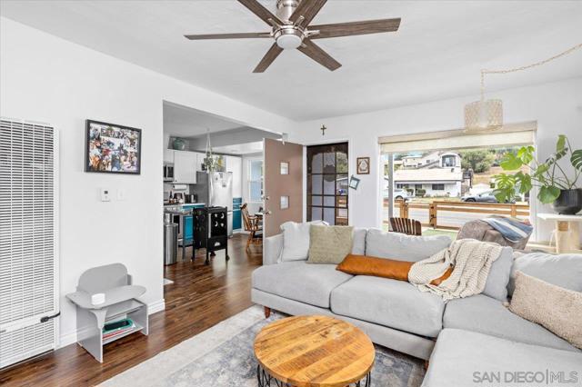 6212 Streamview Dr, San Diego CA: https://media.crmls.org/mediaz/127b4d85-372f-49a5-8ac0-f3bff61d2c63.jpg