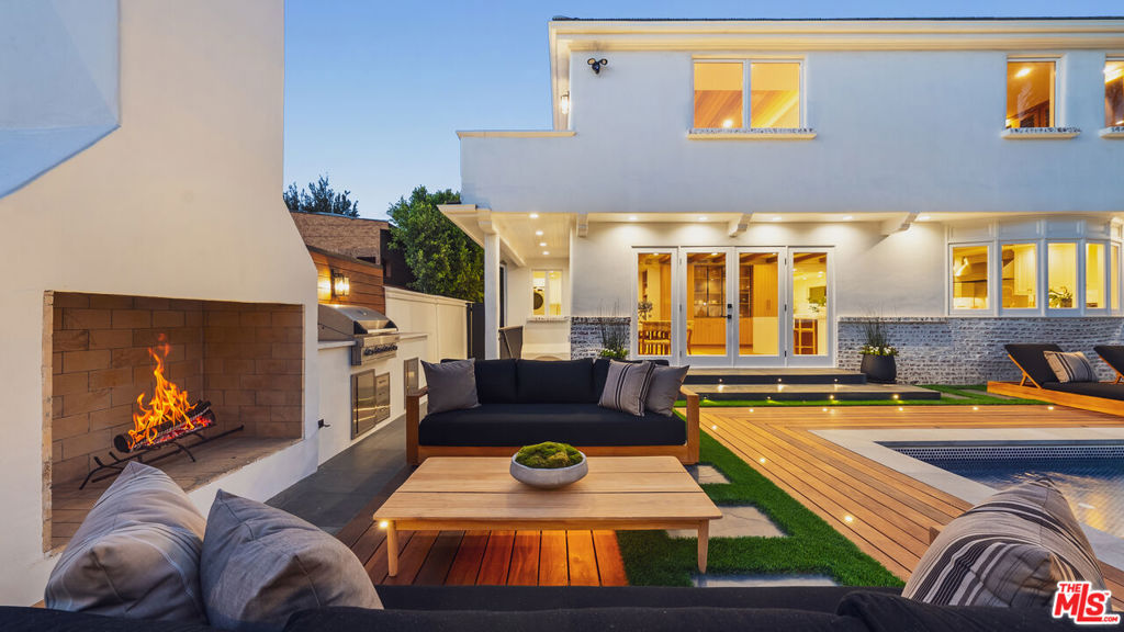 310 22nd Street — Traditional