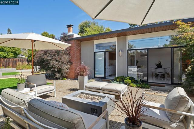 206 Santa Fe Dr, Walnut Creek CA: https://media.crmls.org/mediaz/127c80fa-1dbc-444b-ab37-e826a9a8ab36.jpg