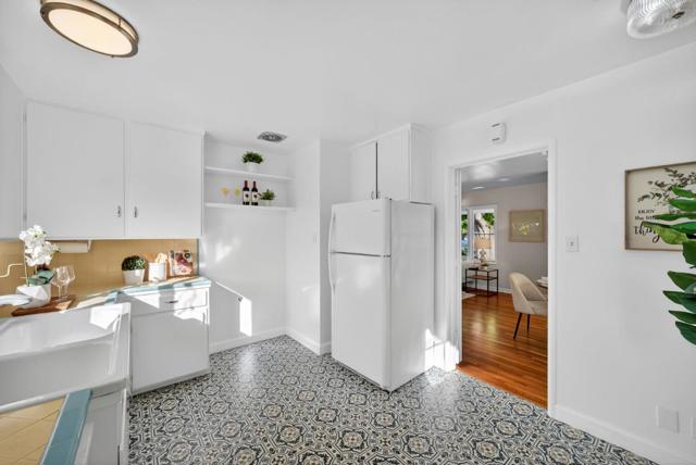 876 Sunset Drive, Santa Clara CA: https://media.crmls.org/mediaz/127ca4da-86c1-4004-adb1-9420aefaec45.jpg