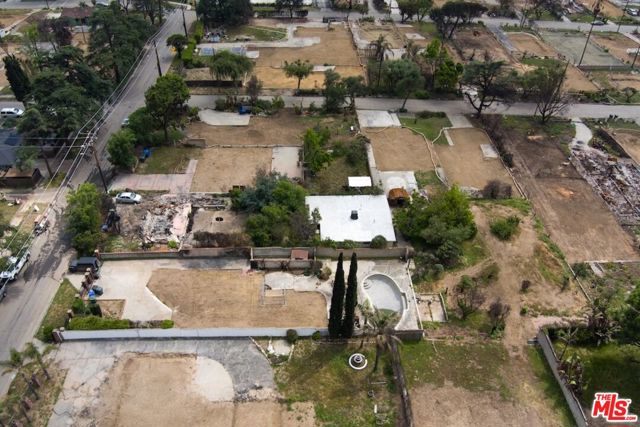 3359 Glenrose Avenue, Altadena CA: https://media.crmls.org/mediaz/127cc5c7-7a6a-4b64-a1ad-1b575133dda1.jpg