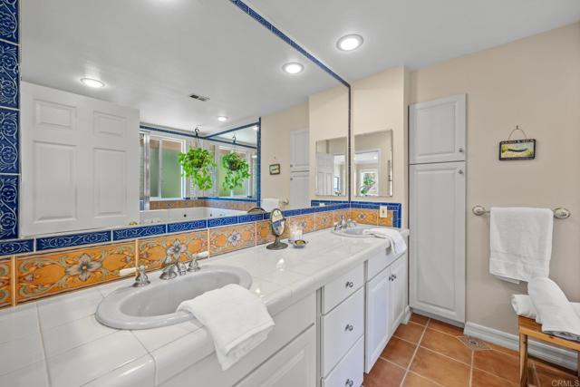 2702 Jacaranda Avenue, Carlsbad CA: https://media.crmls.org/mediaz/127d1570-e47a-4a8b-9605-cfff88271d30.jpg
