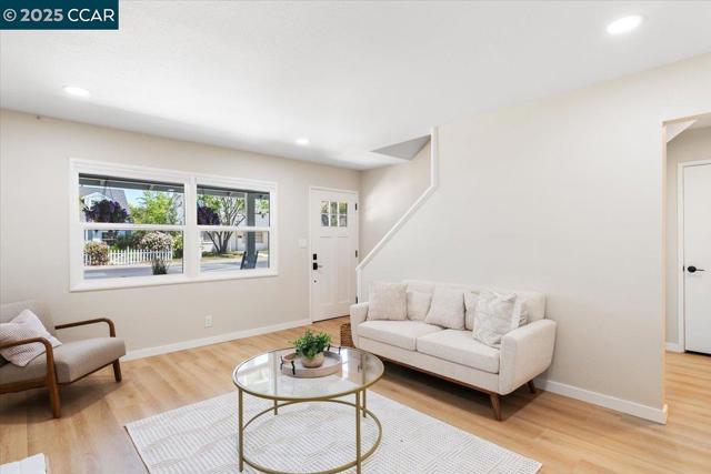 4178 Huckleberry Dr, Concord CA: https://media.crmls.org/mediaz/127d1673-1797-4912-b041-ecec69768094.jpg