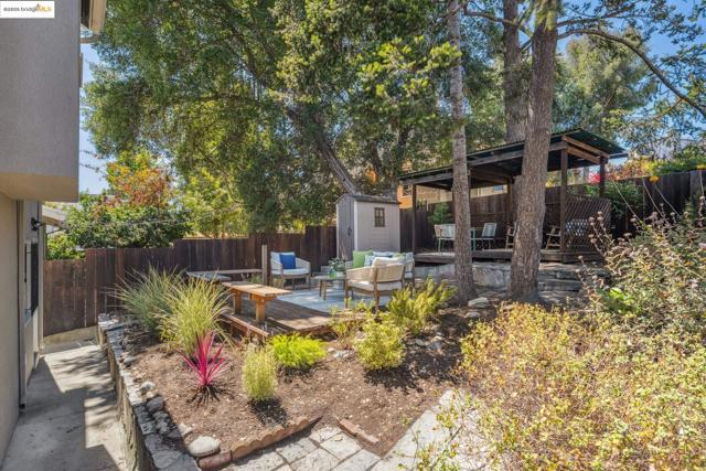 749 Mckinley Ave, Oakland CA: https://media.crmls.org/mediaz/127d4802-c652-4e8b-995b-d0e53f2a0239.jpg