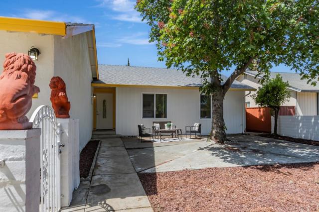 1305 Tourney Drive, San Jose CA: https://media.crmls.org/mediaz/127e9678-f10a-4c70-b358-54bd72451ea1.jpg