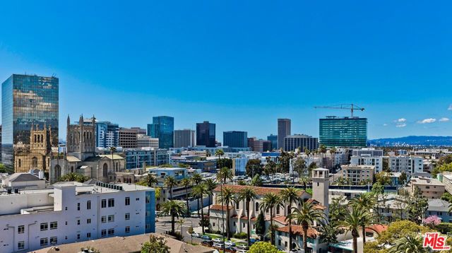 421 S La Fayette Park Place, Los Angeles CA: https://media.crmls.org/mediaz/127ea802-bab2-4d07-b833-e90d92cd7136.jpg
