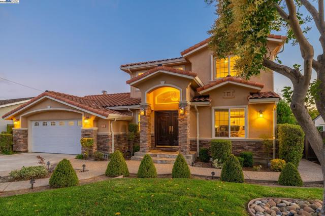 42001 Via San Gabriel, Fremont CA: https://media.crmls.org/mediaz/127fce5e-25e4-4261-816d-bca9e5ec6eb3.jpg