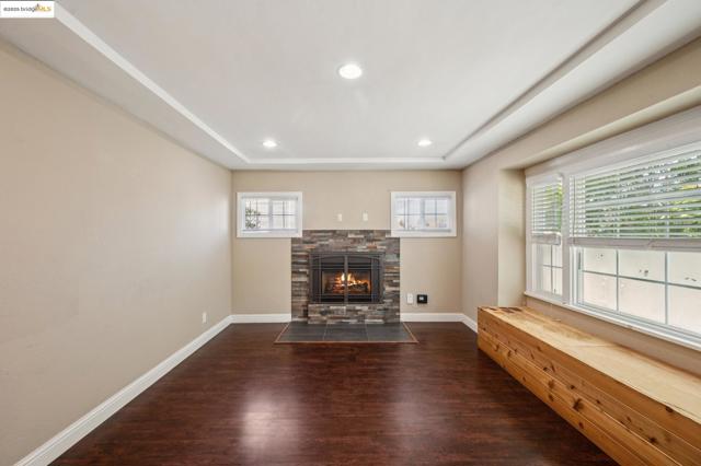 Image 10 of 60 For 1063 32nd St