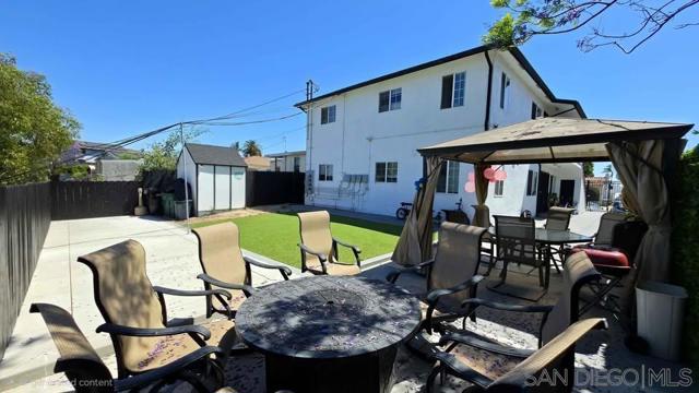 3934 Marine View Ave, San Diego CA: https://media.crmls.org/mediaz/12800b87-20a7-47e6-b62f-3a3e80482d43.jpg