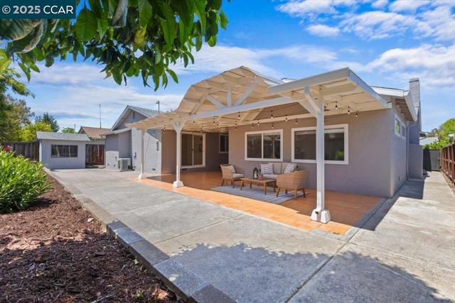 1578 Dianda Dr, Concord CA: https://media.crmls.org/mediaz/12802c50-a3f7-41e0-a92f-23335d9470c1.jpg