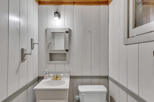 25585 Alderwood St Street, Idyllwild CA: https://media.crmls.org/mediaz/1280d4d5-f3d5-4bd4-84a1-0def1b53b2fc.jpg