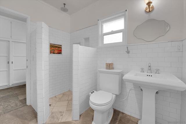 9226 Briercrest Dr, La Mesa CA: https://media.crmls.org/mediaz/1280ebc6-b586-4288-94d5-f9e86e6dd7da.jpg