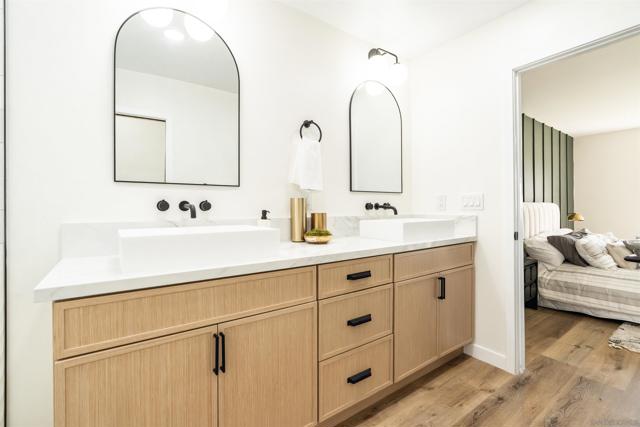 3624 Governor Dr, San Diego CA: https://media.crmls.org/mediaz/128235e1-edb5-470a-b79d-806773bb9e1d.jpg