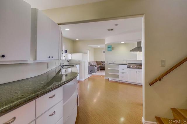 Image 12 of 54 For 2638 W Victoria Dr.