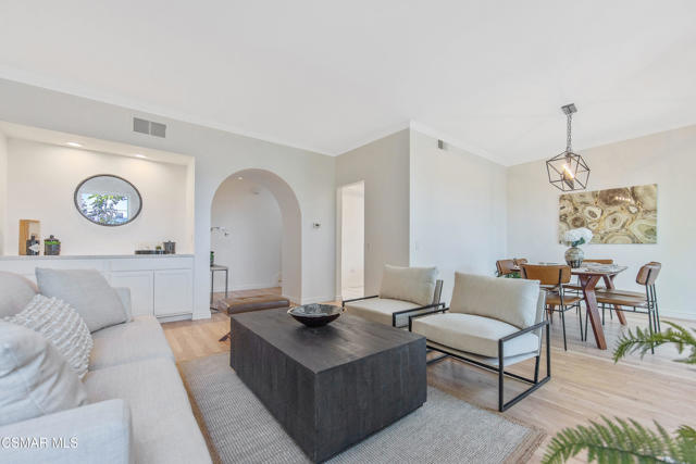 30979 Old Colony Way, Westlake Village CA: https://media.crmls.org/mediaz/1282a936-4ffb-428b-aeff-69df2c96707a.jpg