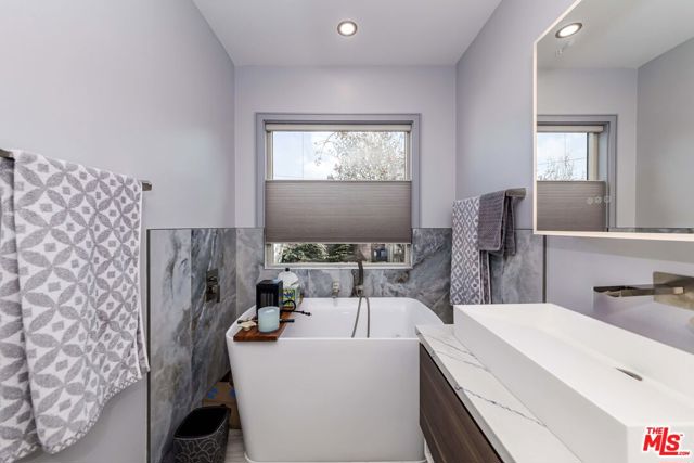 5524 W 122nd Street, Hawthorne CA: https://media.crmls.org/mediaz/1282c42c-80c8-4823-abc3-167e73e5e5da.jpg