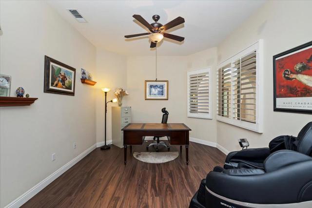 81435 Camino Sevilla, Indio CA: https://media.crmls.org/mediaz/12830eea-199e-4477-851b-5fda9dd6ddd5.jpg