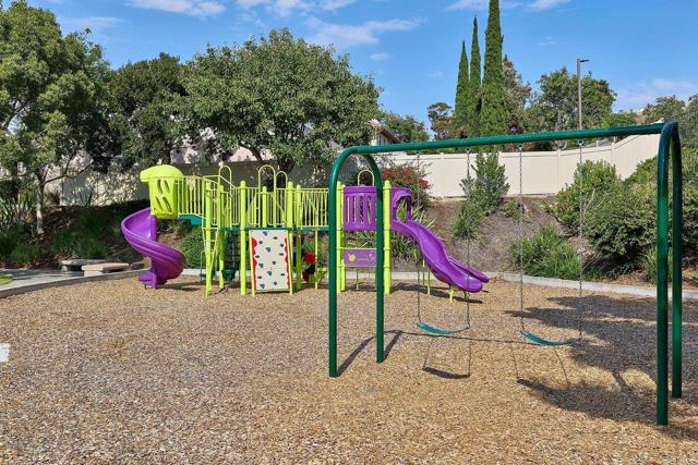 339 La Purisma Way, Oceanside CA: https://media.crmls.org/mediaz/12832463-552a-466a-a1ea-2e6ef23f3bcf.jpg