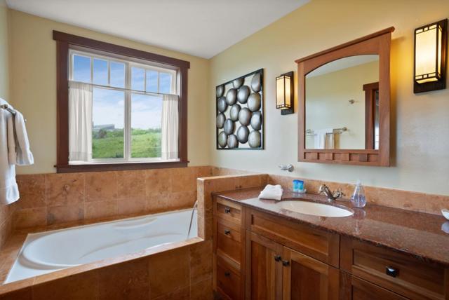 10 Maui Lane, Dillon Beach CA: https://media.crmls.org/mediaz/12837db2-da4d-4031-85ee-0b69386e3a2e.jpg