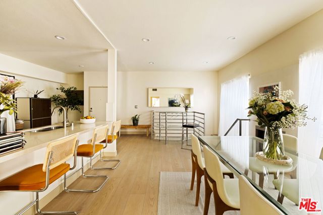 1717 Malcolm Avenue, Los Angeles CA: https://media.crmls.org/mediaz/12837f59-c92d-480c-9e35-81706f6dc4e2.jpg