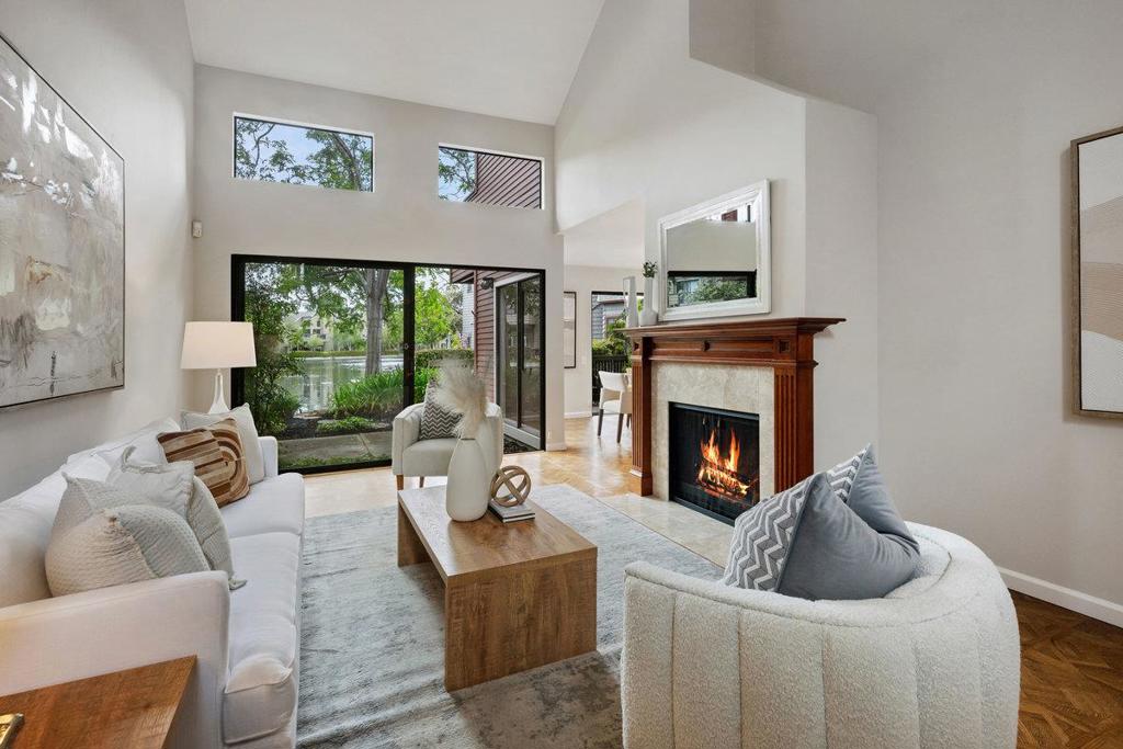 971 Shoreline Drive