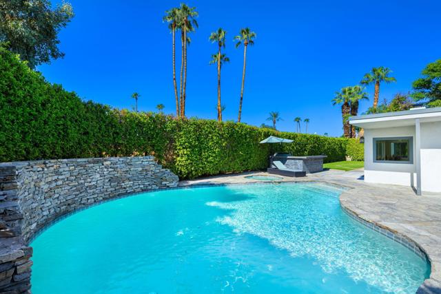 76140 Fairway Drive, Indian Wells CA: https://media.crmls.org/mediaz/12856962-3698-46bd-b33b-21bfffe0e11b.jpg