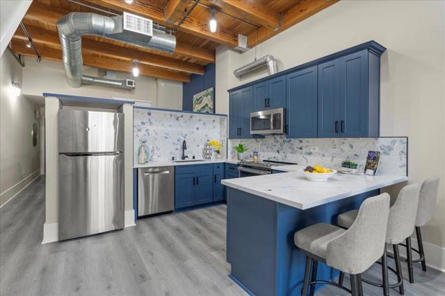 333 Santana Row, San Jose CA: https://media.crmls.org/mediaz/12856b99-5b78-450f-8764-b8915bf77623.jpg