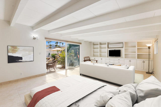 73465 Silver Moon Trail, Palm Desert CA: https://media.crmls.org/mediaz/12860040-5d63-48f0-ae18-b5e65449cd47.jpg