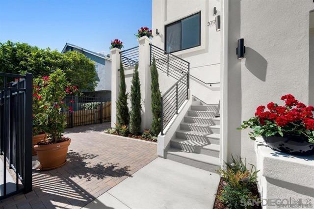 3780 32nd St, San Diego CA: https://media.crmls.org/mediaz/12864145-b138-4bac-a7b5-57c18d7487e3.jpg