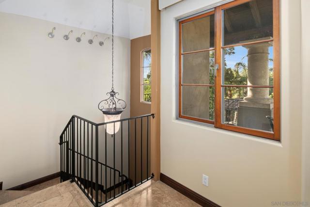 4915 Eyrie Rd, San Diego CA: https://media.crmls.org/mediaz/12865c85-6a89-4288-a3be-9aff57bda2d8.jpg