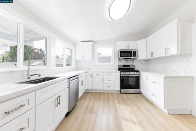 3500 66th Ave, Oakland CA: https://media.crmls.org/mediaz/12866b28-0039-46ad-8305-1d97cf874e26.jpg