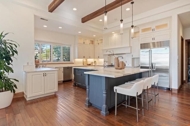 Image 17 of 69 For 8080 La Jolla Scenic Dr