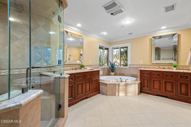 5320 Long Shadow Court, Westlake Village CA: https://media.crmls.org/mediaz/12872f32-6dc4-4ae5-ab03-c03df0e7dec4.jpg