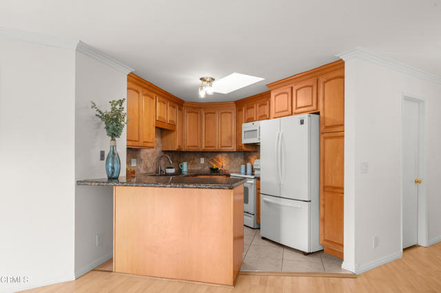 Detail Gallery Image 8 of 45 For 4499 via Marisol #321,  Los Angeles,  CA 90042 - 2 Beds | 2 Baths