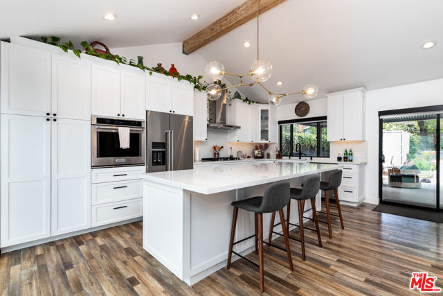 1865 El Monte Drive, Thousand Oaks CA: https://media.crmls.org/mediaz/12879ae1-e598-4232-b0e6-993139794294.jpg