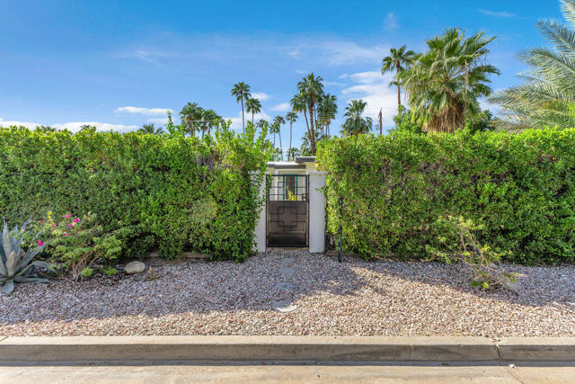 1075 E Sunny Dunes Road, Palm Springs, CA 92264