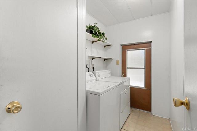 1286 Discovery Street, San Marcos CA: https://media.crmls.org/mediaz/12881e12-2f26-4b29-b6fb-0372872501ed.jpg