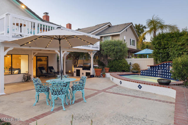 6690 Oak Springs Drive, Oak Park CA: https://media.crmls.org/mediaz/128945bf-1eb6-4443-ad8a-17349122c253.jpg