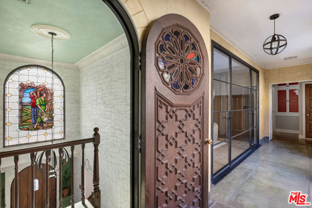 540 Mount Washington Drive, Los Angeles CA: https://media.crmls.org/mediaz/12896b80-eece-4174-86a9-2540da553fc5.jpg