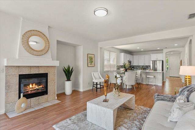45 Diggins Drive, Folsom CA: https://media.crmls.org/mediaz/1289b472-51a4-4c75-a165-8d45316b5eac.jpg