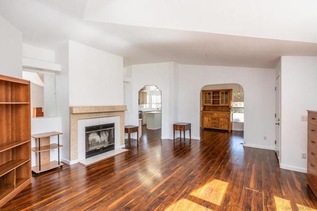 Image 9 of 75 For 1525 Tea Rose Lane