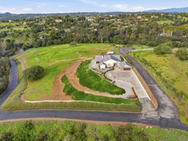 Detail Gallery Image 2 of 62 For 3600 Linda Vista Dr, Fallbrook,  CA 92028 - 4 Beds | 2/1 Baths
