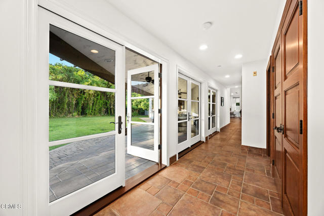 1533 Rancho Avenue, Glendale CA: https://media.crmls.org/mediaz/128b501e-8ff6-44f9-9160-e3aff17c9260.jpg
