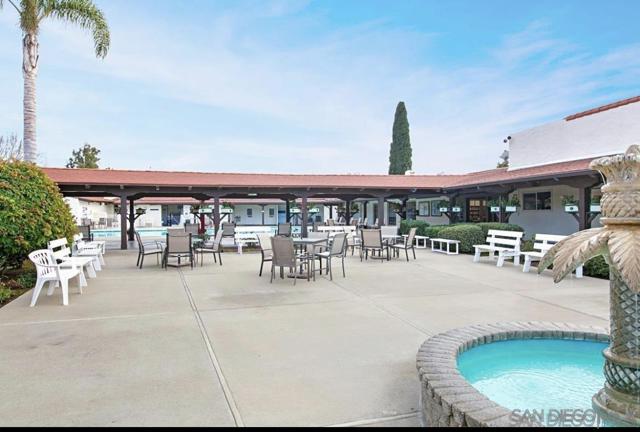 16566 Caminito Vencinos, San Diego CA: https://media.crmls.org/mediaz/128b86ad-b3a7-4b46-84d4-06f8d415d1a8.jpg